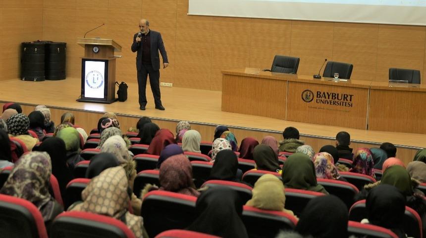 İlahiyat Fak&uuml;ltesince &lsquo;S&uuml;nnet&rsquo; konulu konferans d&uuml;zenlendi