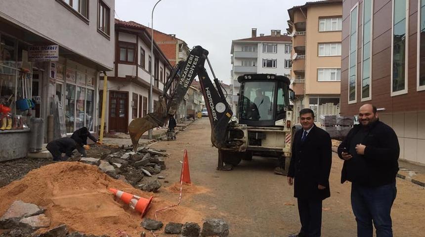 Başkan Yal&ccedil;ın yol &ccedil;alışmalarını yerinde inceledi