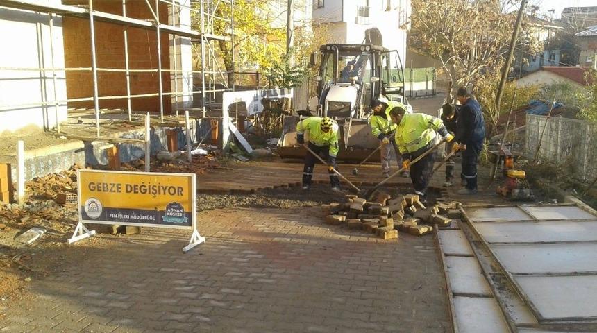 Gebze&rsquo;de yol &ccedil;alışmaları devam ediyor