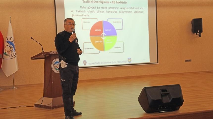 Talas Belediyesi Personeline G&uuml;venli S&uuml;r&uuml;ş Eğitimi Verildi