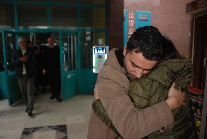 Otobüs terminalinde evlilik teklifi sürprizi G1