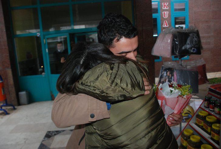 Otobüs terminalinde evlilik teklifi sürprizi G4