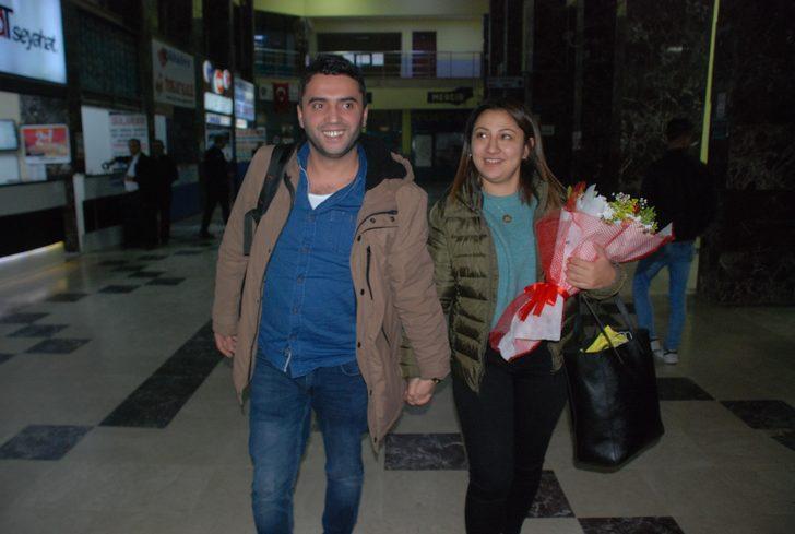 Otobüs terminalinde evlilik teklifi sürprizi G5