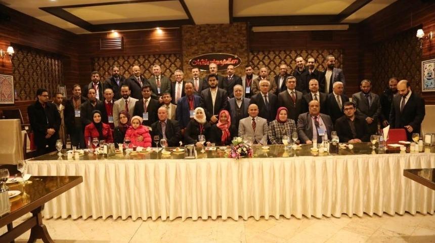 Vali Toraman akademisyenle bir araya geldi