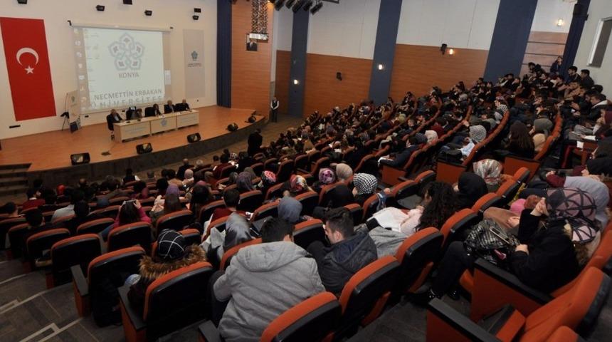 NE&Uuml;&rsquo;de &lsquo;Orta&ccedil;ağ&rsquo;da Harp Silahları&rsquo; konulu panel d&uuml;zenlendi