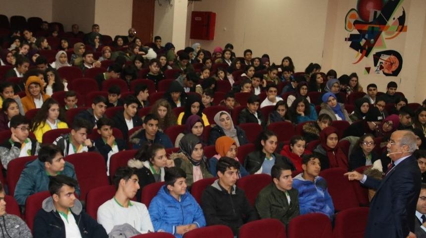 Genel Sekreter Abdulkadir A&ccedil;ar gen&ccedil;lerle buluştu