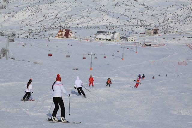 Sivas’ın ’Yıldız’ı kayak sezonunu açıyor