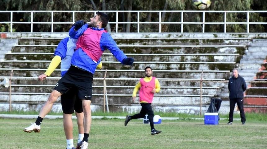 Aliağaspor, K&uuml;tahyaspor ma&ccedil;ıyla devreyi lider kapatmak istiyor