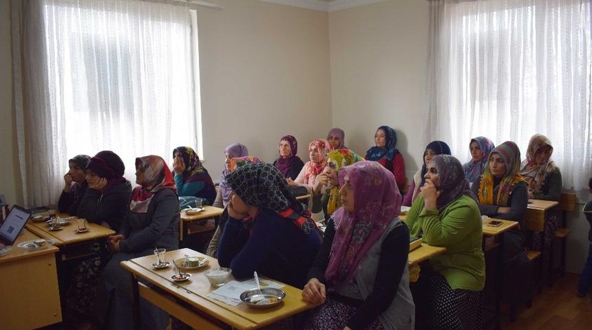 Aile ilişkilerinde sabrın &ouml;nemi anlatıldı