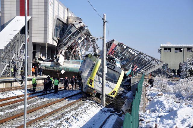 Ankara'da Yüksek Hızlı Tren, kılavuz tren ile çarpıştı: 9 ölü, 47 yaralı/ Yeniden