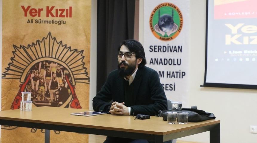 K&uuml;lt&uuml;r Sanat Etkinlikleri Yer Kızıl adlı s&ouml;yleşi ve imza g&uuml;n&uuml; ile devam etti