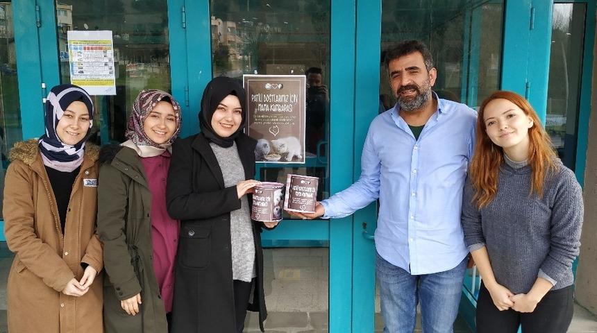 &Ouml;ğrencilerden patili dostlarımız i&ccedil;in mama kumbarası