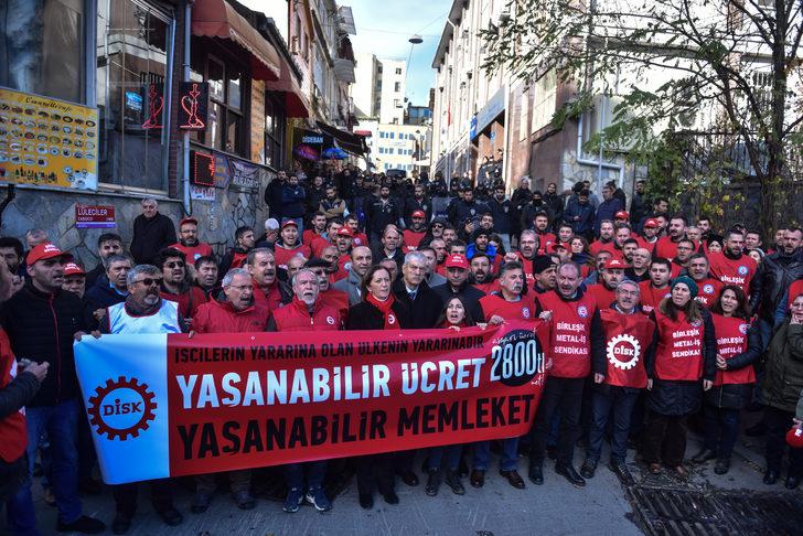 DİSK: Asgari ücret net 2 bin 300 lira olmalı DİSK: Asgari ücret net 2 bin 300 lira olmalı