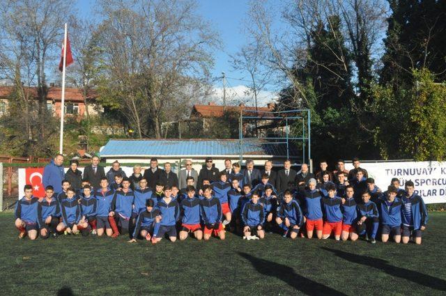 Gençlik şöleni futbol turnuvası başladı