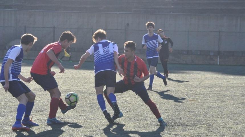 Gen&ccedil;lik ş&ouml;leni futbol turnuvası başladı