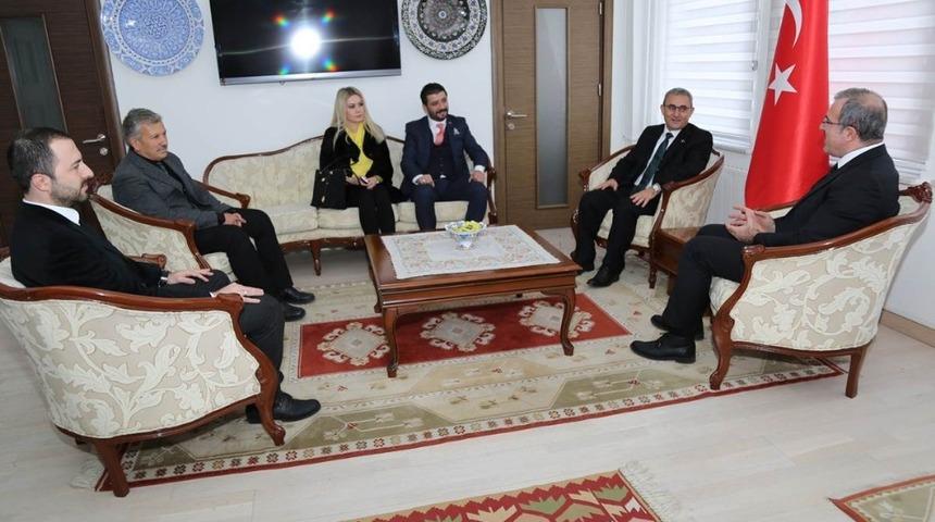 Vali Toraman, Belediye Başkan adayları Kutlu ve Işık&rsquo;a başarı diledi
