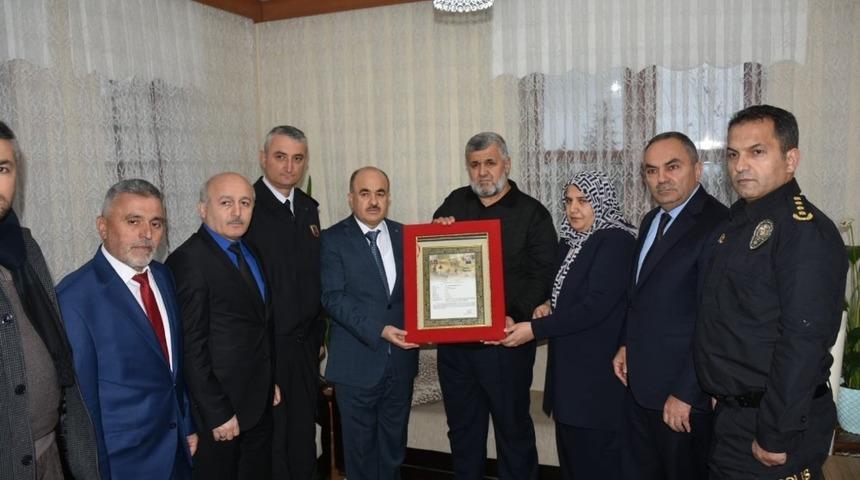 Şehit ailesine berat takdim edildi