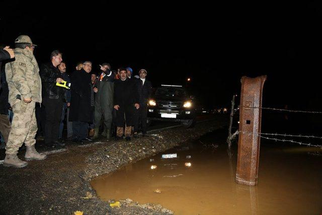 Vali Gündüzöz, su baskını yaşanan bölgeleri inceledi