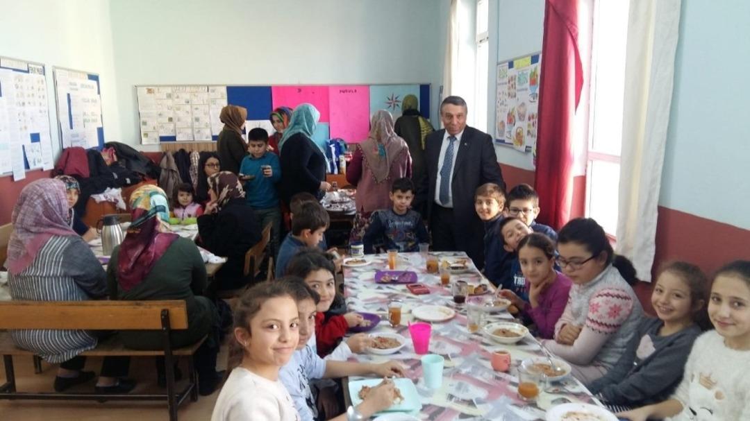 Şuhut&rsquo;ta minik &ouml;ğrencilerin yerli malı heyecanı