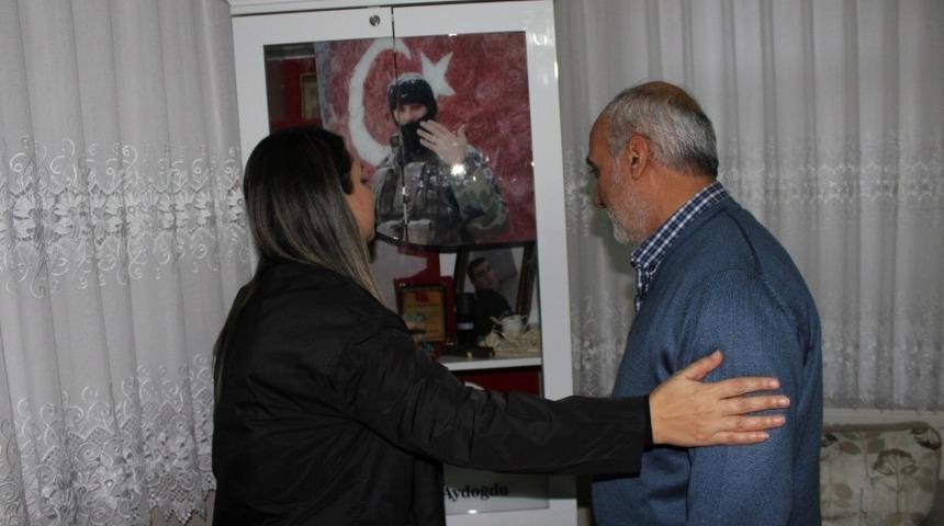 Yeşim Pekmez şehit ailelerini yalnız bırakmadı
