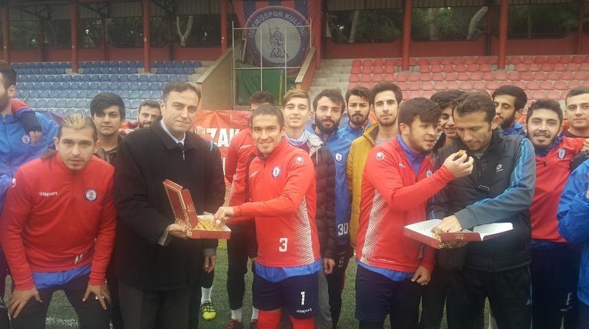 &Ouml;demişspor&rsquo;a &ouml;ğrencilerden baklava dopingi