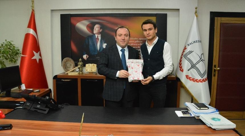 &Ouml;ğrenci Meclis Başkanı Aydaş, M&uuml;d&uuml;r Yıldız&rsquo;ı ziyaret etti