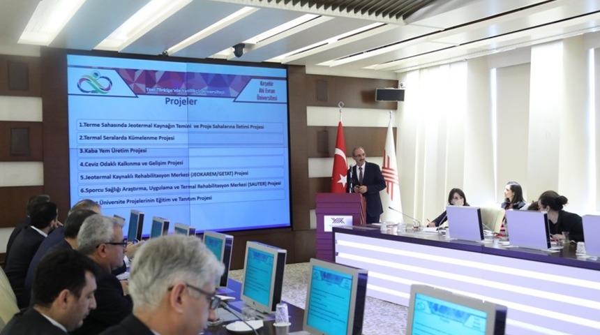 Rekt&ouml;r Karakaya, &rsquo;Pilot Projelerde&rsquo; gelinen aşamaları Y&Ouml;K&rsquo;te anlattı