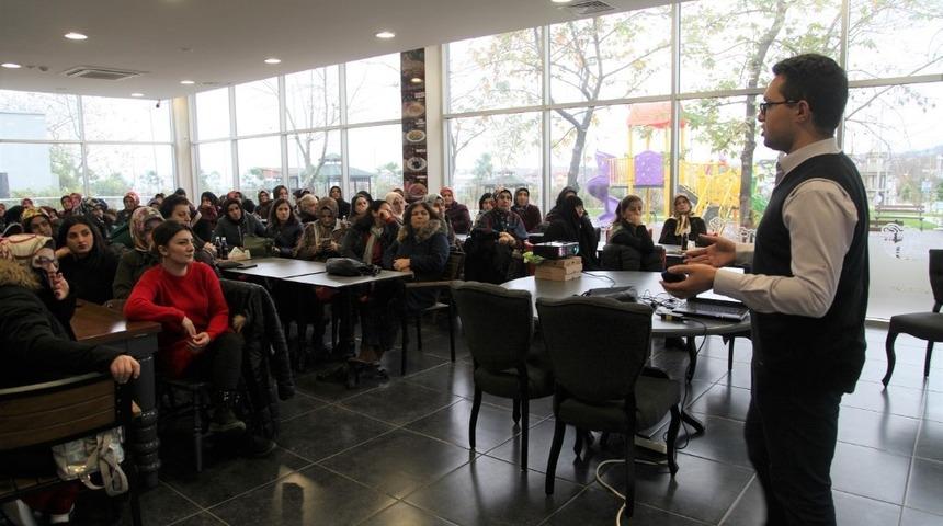 Başiskele&rsquo;de &ldquo;Kadın Sağlığı, Erken Tanı ve Tedavi&rdquo; semineri ger&ccedil;ekleştirildi