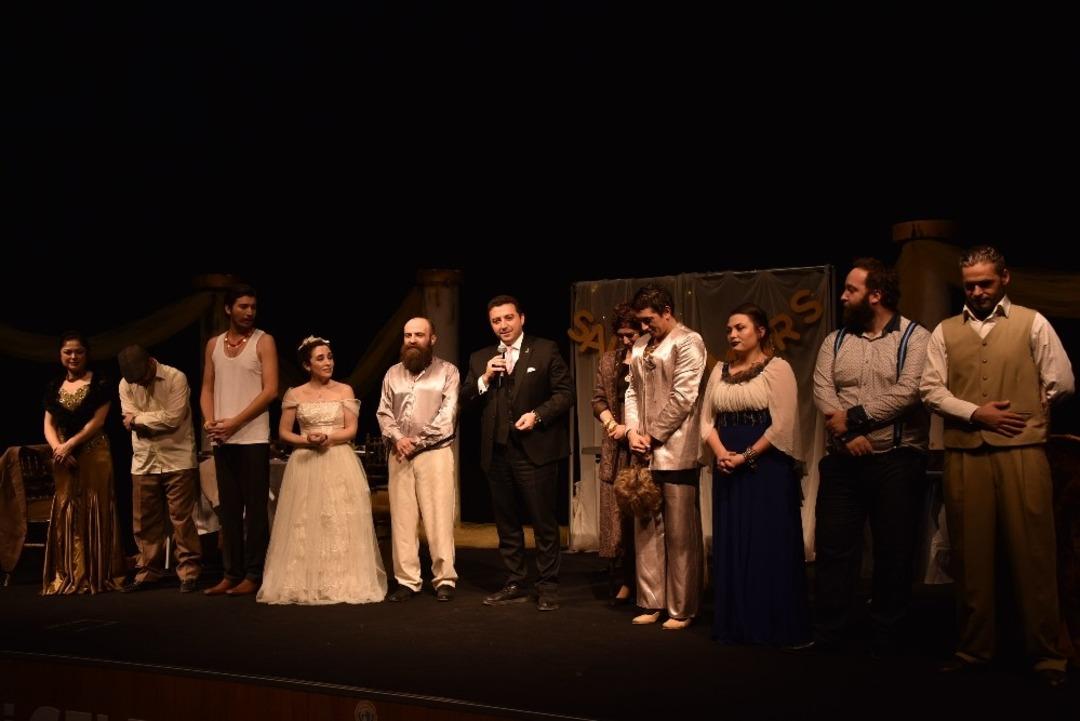 Sanatın kalbi Boz&uuml;y&uuml;k&rsquo;te attı, 10 bin izleyici tiyatro ile buluştu