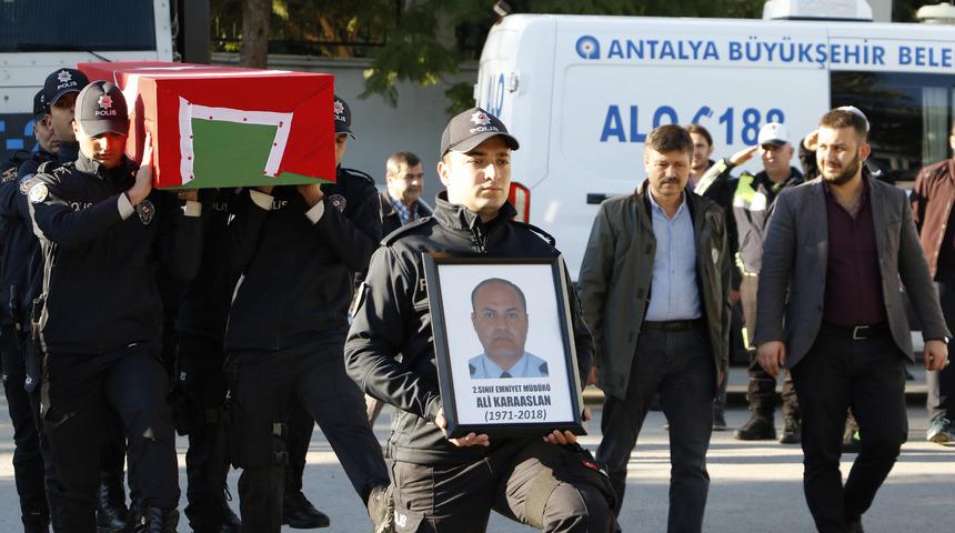 Antalya Emniyet M&uuml;d&uuml;r Yardımcısı, otomobilinde &ouml;l&uuml; bulundu (5)