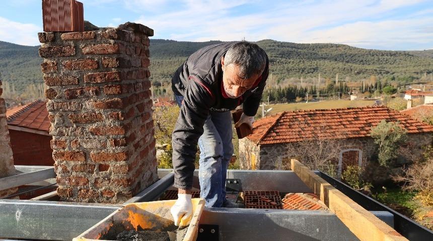 Burhaniye Bahadınlı&rsquo;da atıl d&uuml;ğ&uuml;n salonu yenileniyor