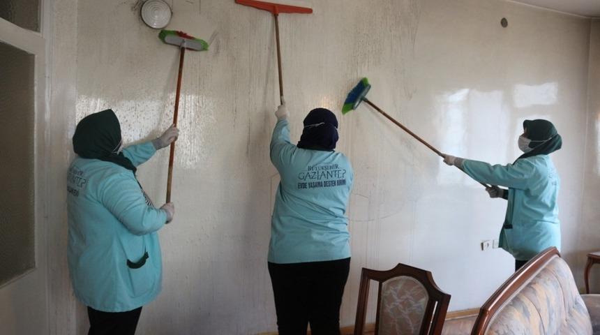 Ge&ccedil;mişi unutturmak yarınları yaşatmak i&ccedil;in &ccedil;alışıyorlar