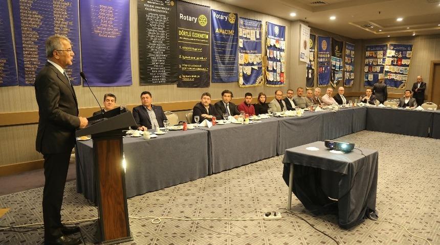 Tarhan: "Mezitli kabına sığmıyor"