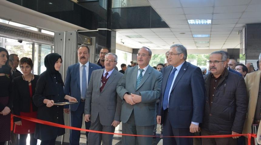 Konya SMMMO’da “Engelsiz Sanat” sergisi açıldı