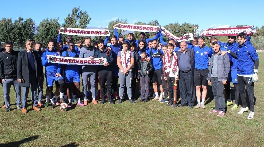 Hatay &Ccedil;ocuk Evleri&rsquo;nden Hatayspor&rsquo;a moral ziyareti
