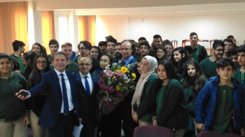 Fo&ccedil;alı &ouml;ğrencilere &rsquo;R&uuml;zgar ve G&uuml;neş Enerjisi&rsquo; semineri