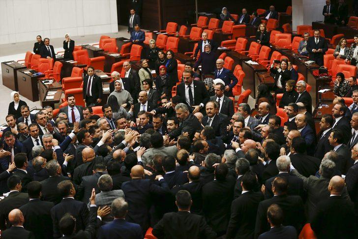 Meclis'te gerginlik! AK Parti ve CHP milletvekilleri arasında sert tartışma G2