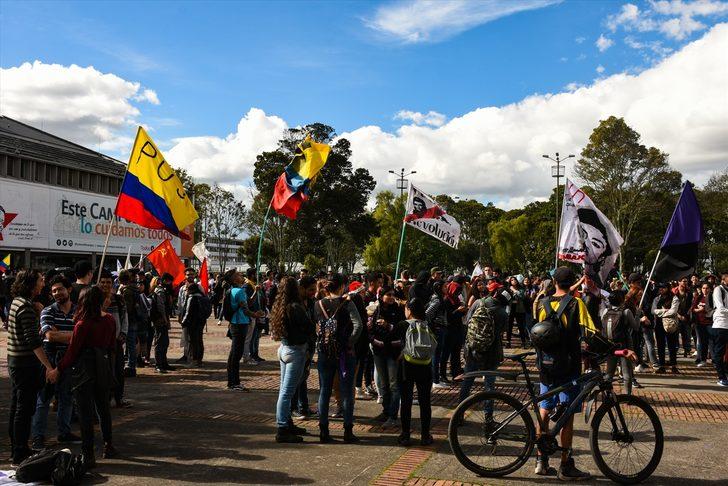 Kolombiya'da binlerce öğrenci sokağa çıktı G4