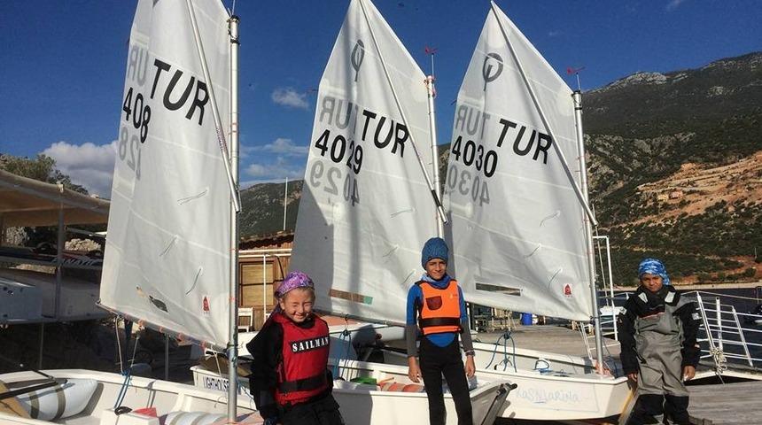 Kaş&rsquo;ta yelken yarışları