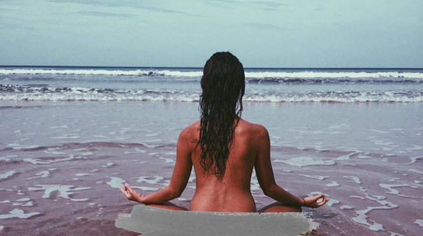 İlk kez çıplaklar plajına gitti! İşte deneyimleri...