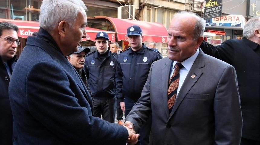 Isparta Belediye Başkanı G&uuml;naydın&rsquo;dan bakkal esnafına m&uuml;jde