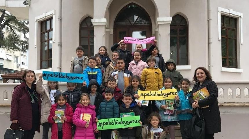 &Ouml;ğrencilerden &rsquo;Pekala okuyoruz&rsquo; kampanyasına destek