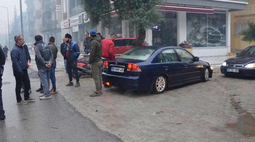 Milas&rsquo;ta otomobille motosiklet &ccedil;arpıştı; 1 yaralı