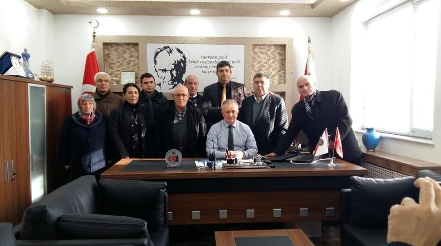 Şehit ve Gazi Aileleri Derneği&rsquo;nden İl&ccedil;e Emniyet M&uuml;d&uuml;r&uuml; Hakkı G&uuml;ner&rsquo;e başsağlığı ziyareti