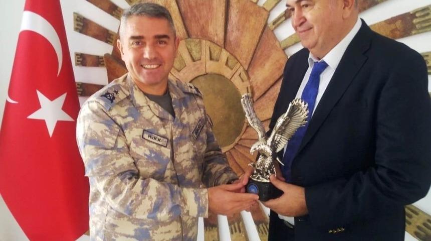 K&uuml;tahyalı sanayici ve iş adamı Mete Tetik, dairesini Kartal Vakfı&rsquo;na bağışladı