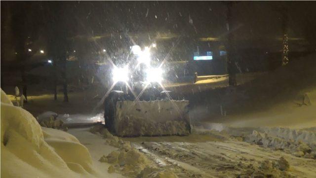 Sarıkamış Belediyesinin kar mesaisi başladı