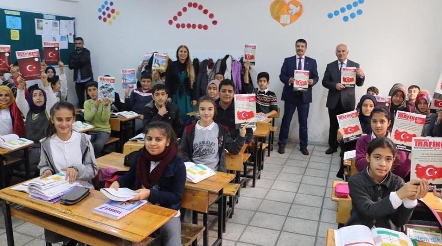 &Ouml;ğrencilere trafik dergisi dağıtıldı