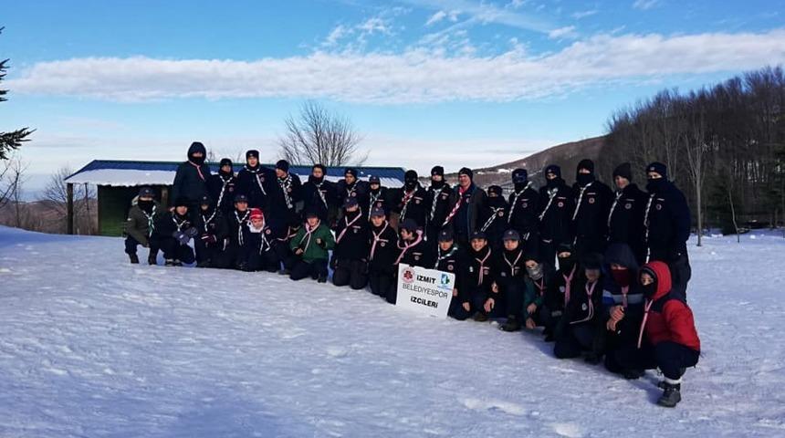 İzmit Belediyesporlu izciler kış kampında