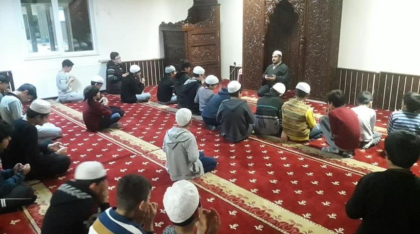 Hafızlar, hocalarını unutmadı