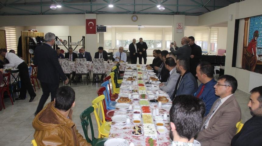 II.Abd&uuml;lhamit Han ve T&uuml;rk Arap İlişkileri konulu sempozyum i&ccedil;in geldiler